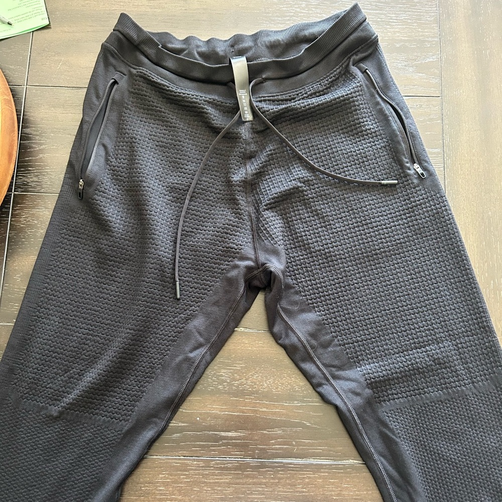 Lululemon Engineered warmth joggers